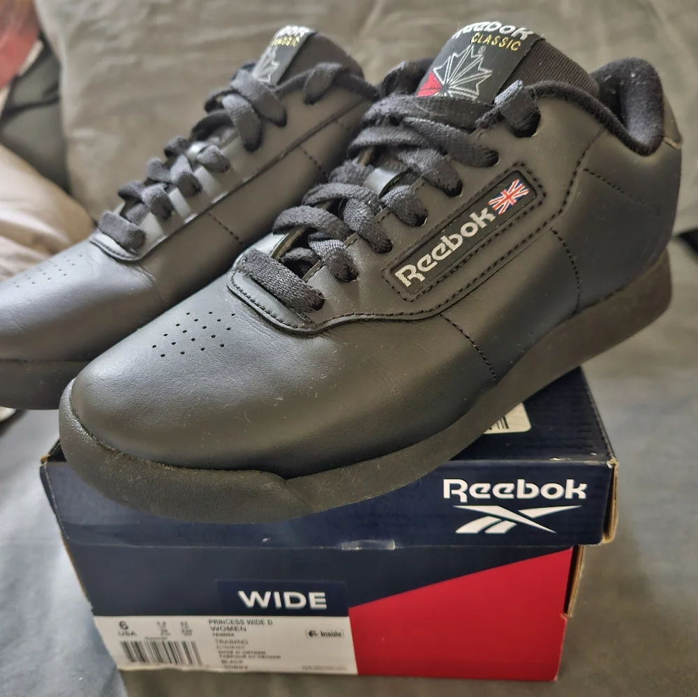 Brand NEW Princess Reebok - Picture 1 of 6